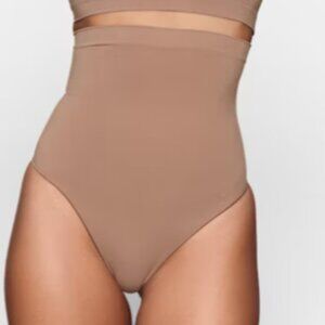 New - SKIMS Seamless Sculpt High Waisted Thong, Size 2X, Sienna